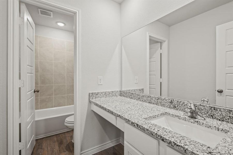 Furnished interior view inside a new home in Sycamore Landing, Fort Worth (Image 4). Furnished interior view inside a new home in Sycamore Landing, Fort Worth (Image 4).