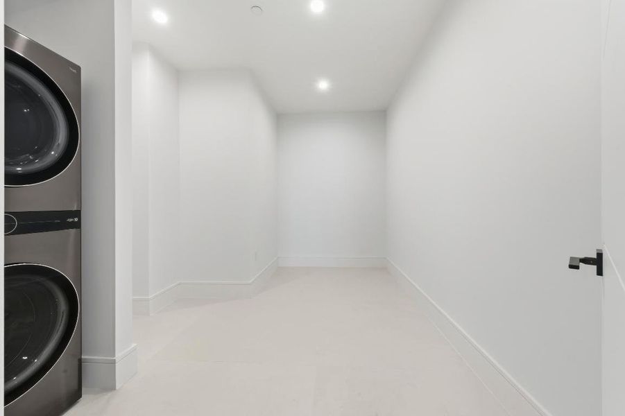 master_closet_washer_dryer