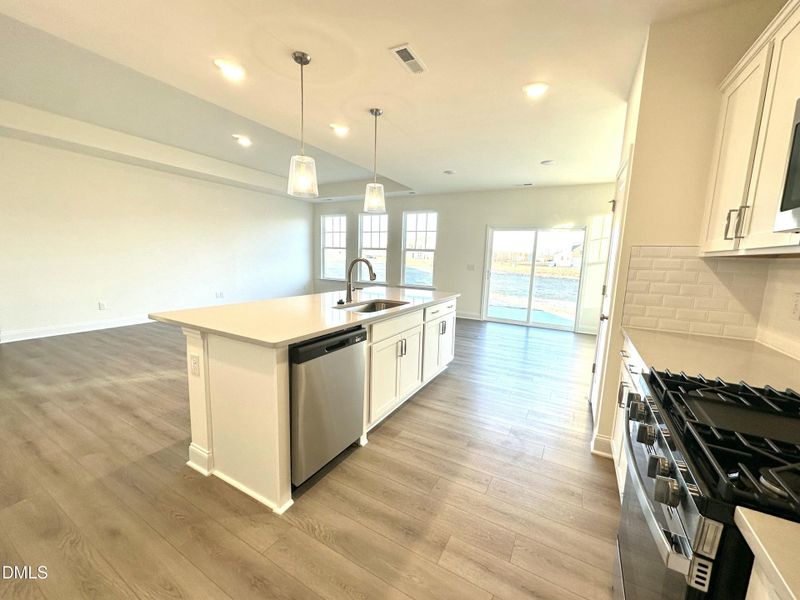 176 Kitchen - Family Room