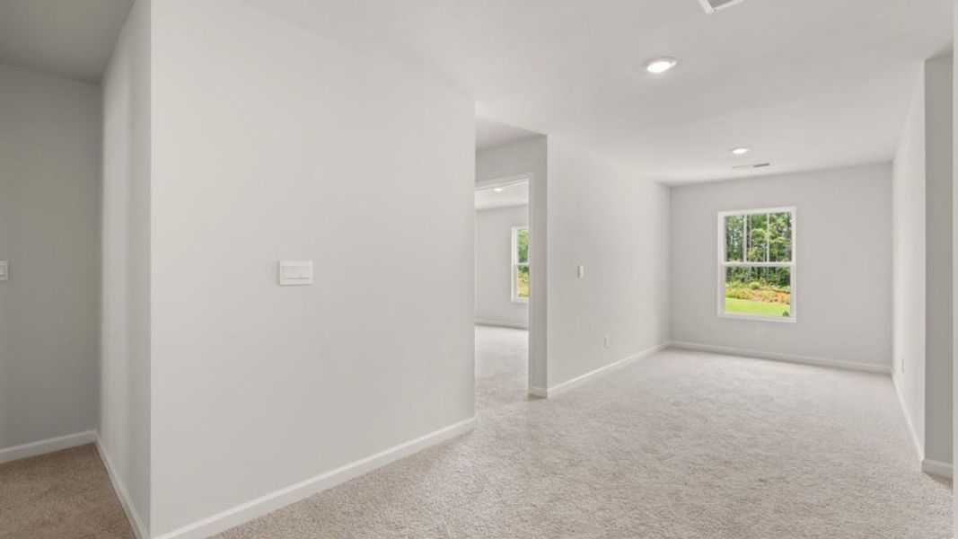 Spacious, unfurnished interior of a new home in Fairhaven, Lithia Springs (Image 26).