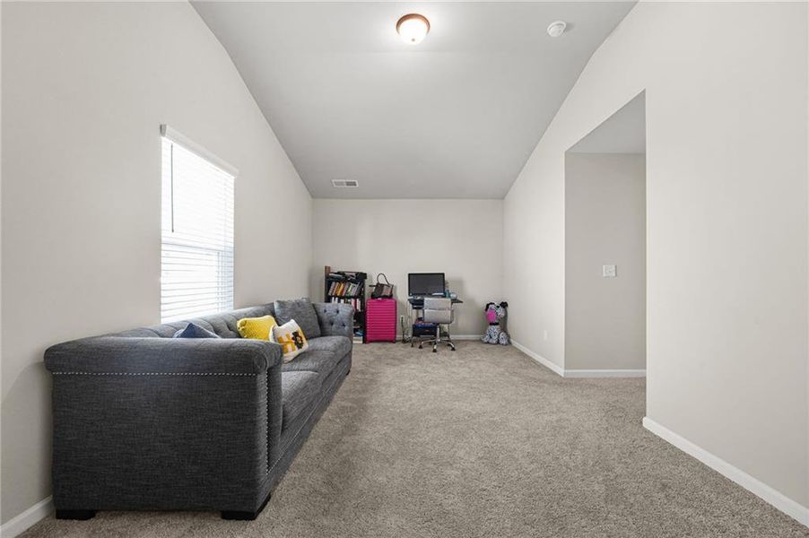 Image 36 of a home in Berkeley Lakes.