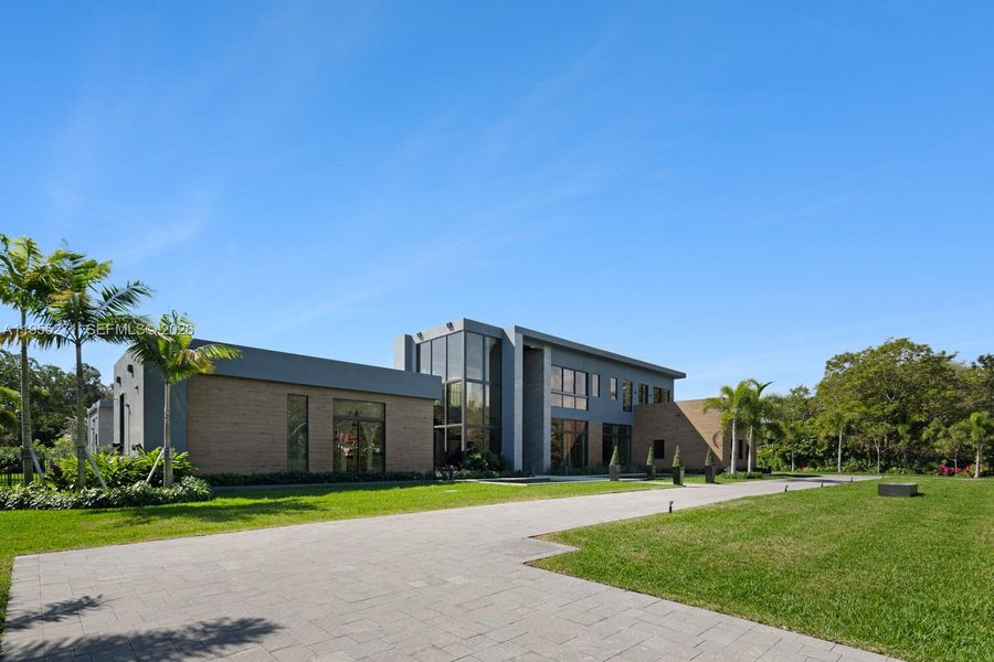 Image 71 of a home in .