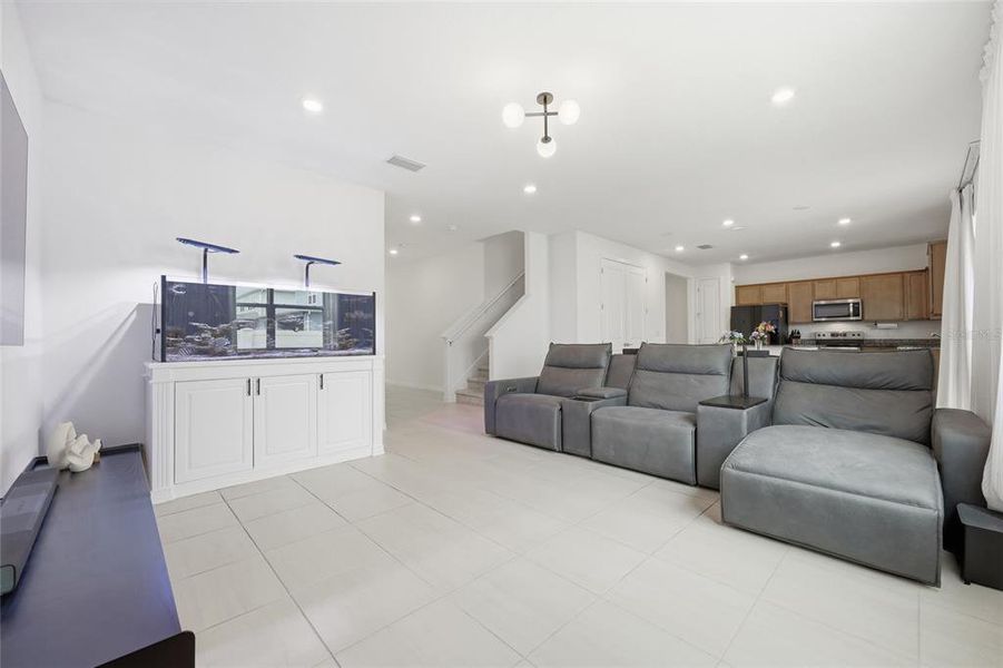 Furnished interior view inside a new home in , Orlando (Image 41).