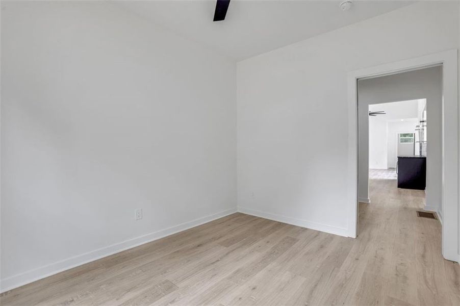 Spacious, unfurnished interior of a new home in , Atlanta (Image 33).
