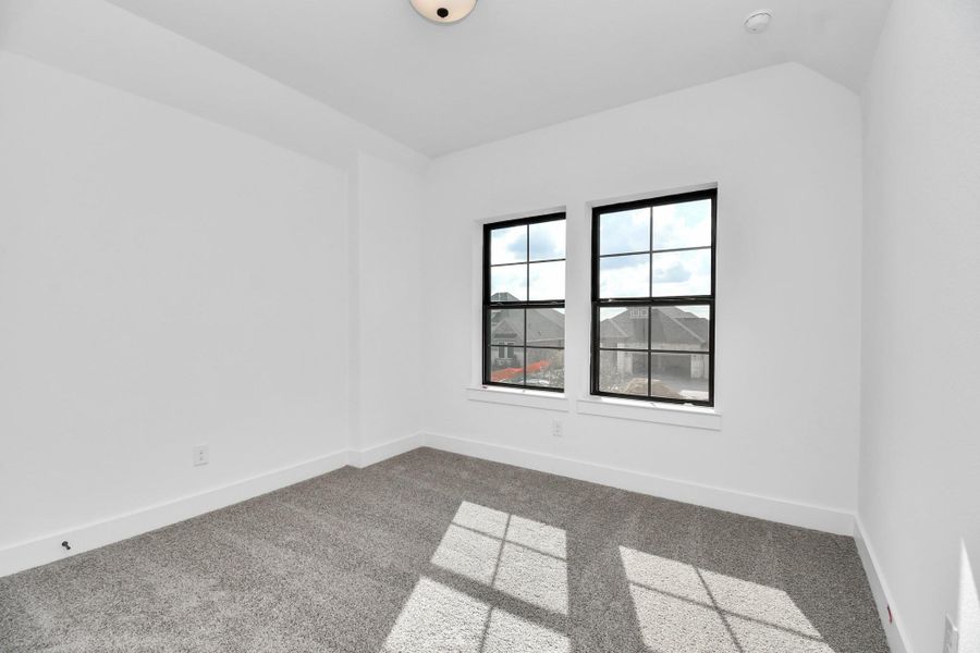 Spacious, unfurnished interior of a new home in Arabella on the Prairie: Premier Collection, Richmond (Image 28).