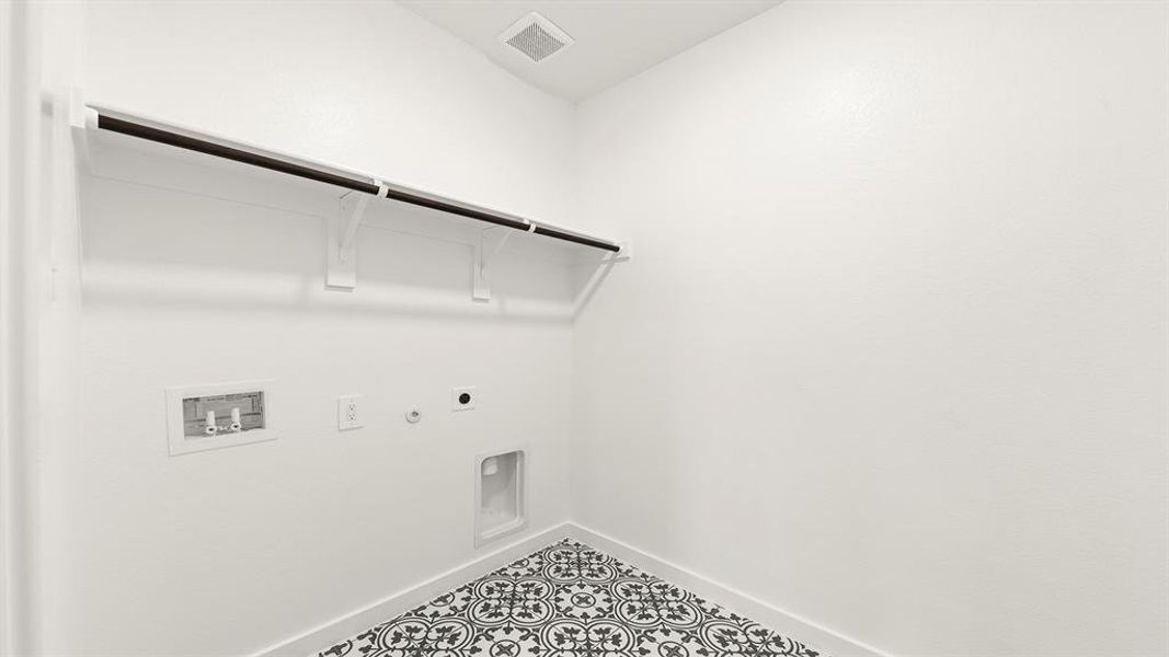 06. 1628 Elle - Utility