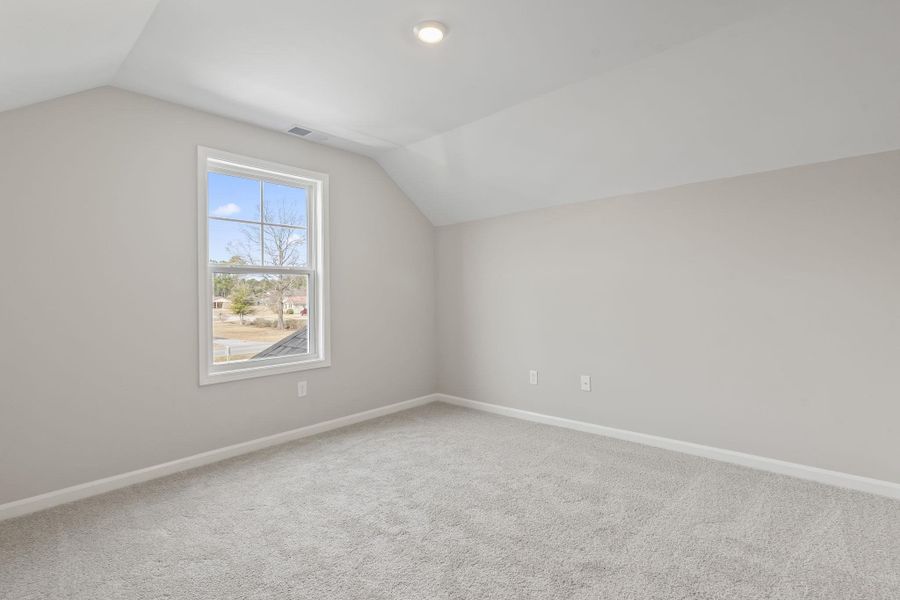 Spacious, unfurnished interior of a new home in White Oak Estates, Conway (Image 32).