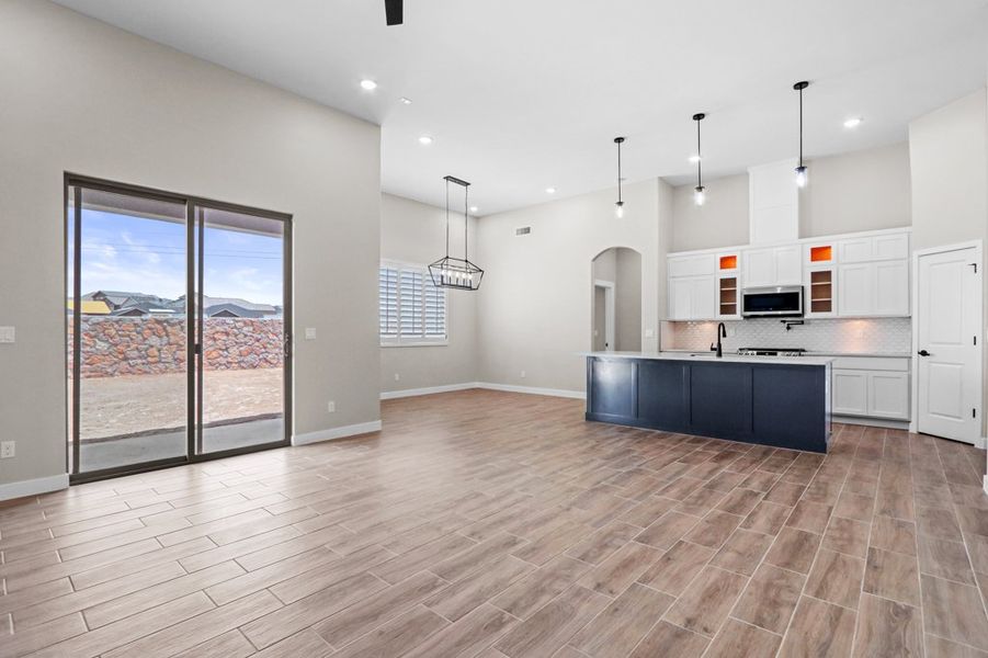 Representative unfurnished interior of a home built from the Torrey Pines by LEH. Homes in Verdancia, El Paso (Image 46).