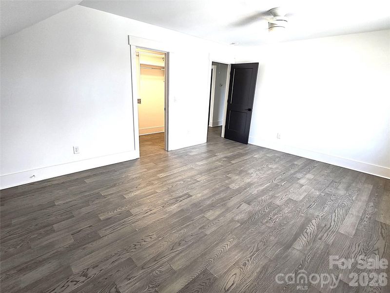 Spacious, unfurnished interior of a new home in , Hickory (Image 30).