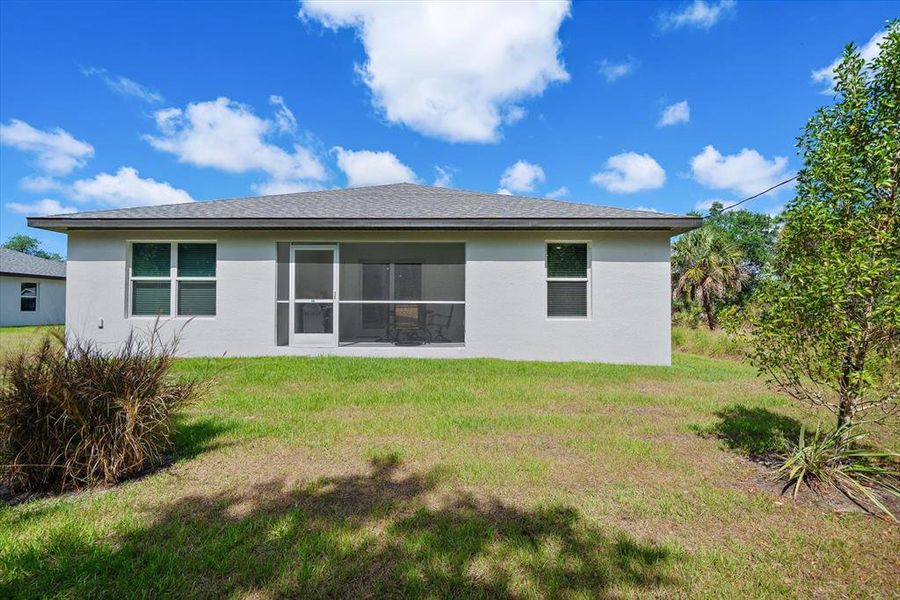 Exterior details and patio area of a home in , Port Charlotte (Image 27).
