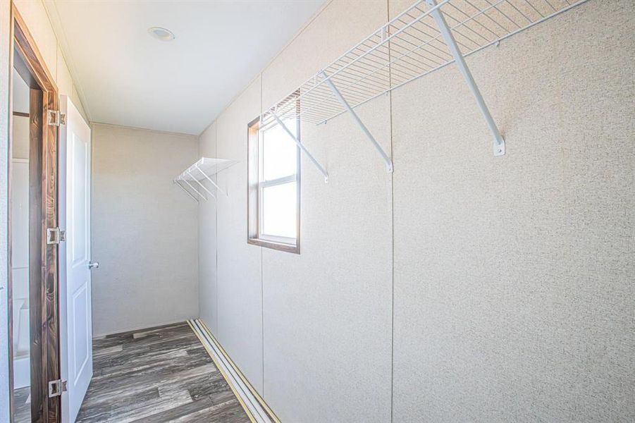 Spacious, unfurnished interior of a new home in , Bellevue (Image 18).