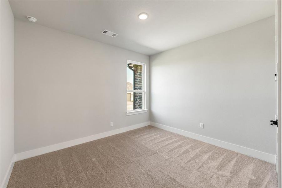 Spacious, unfurnished interior of a new home in Vista Oaks Estates, Royse City (Image 14).