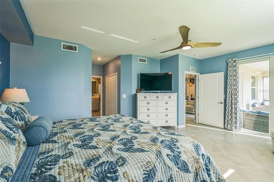 Furnished interior view inside a new home in , Venice (Image 32).