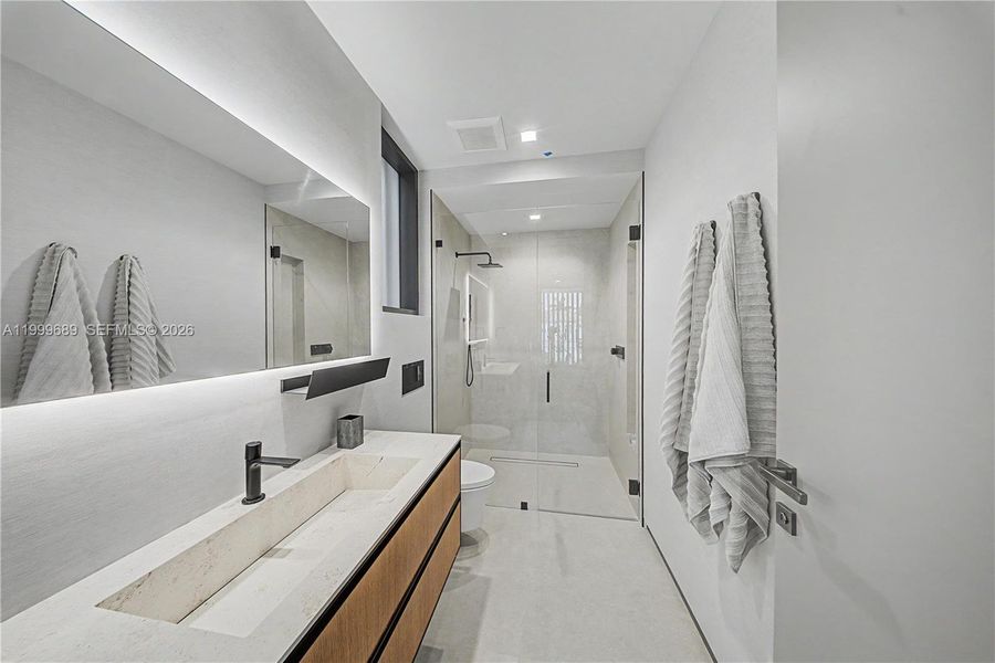 Furnished interior view inside a new home in , Fort Lauderdale (Image 11).