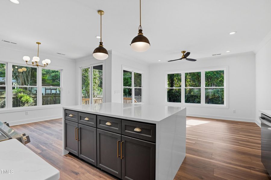 304 King Charles Unit 2-64 304 King Charles Unit 2-64