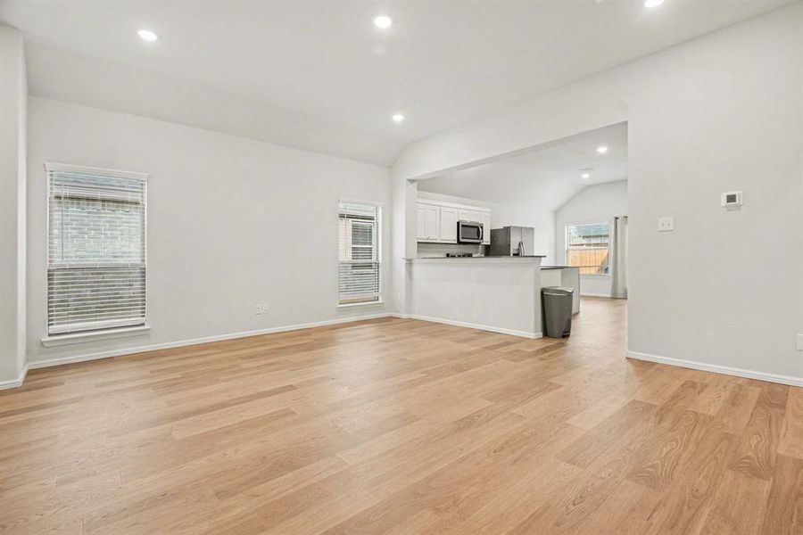 Spacious, unfurnished interior of a new home in Stratton Place, Greenville (Image 27).