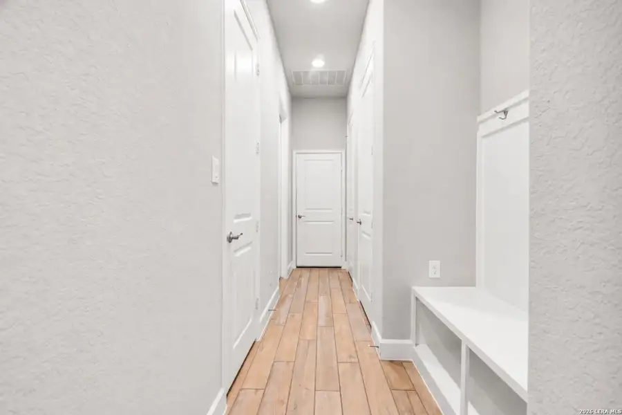 Spacious, unfurnished interior of a new home in The Ranches at Creekside, Boerne (Image 21). Spacious, unfurnished interior of a new home in The Ranches at Creekside, Boerne (Image 21).