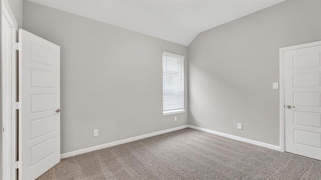 Spacious, unfurnished interior of a new home in Eden Ranch, Arlington (Image 21).