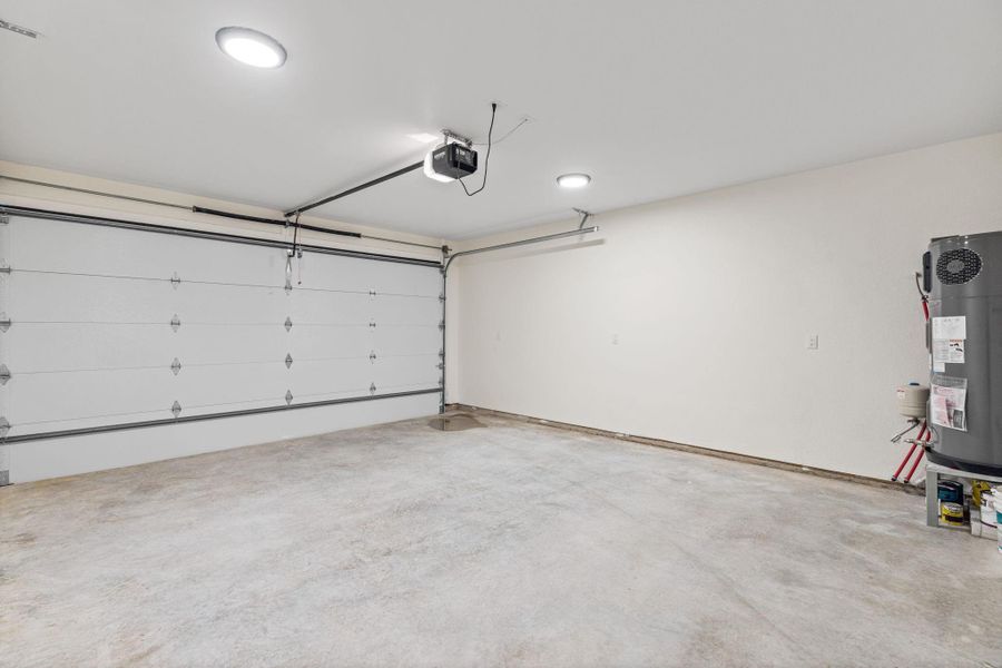 Spacious, unfurnished interior of a new home in , Kerrville (Image 21).
