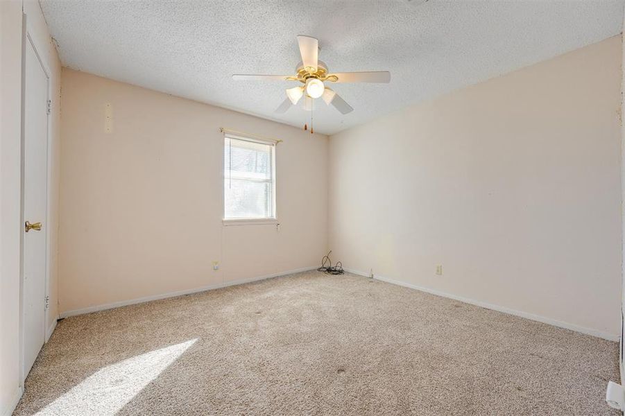 Spacious, unfurnished interior of a new home in , Blossom (Image 9).