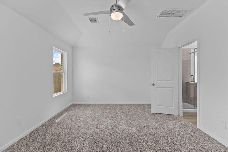Spacious, unfurnished interior of a new home in Sunterra Lakes, Brookshire (Image 22). Spacious, unfurnished interior of a new home in Sunterra Lakes, Brookshire (Image 22).