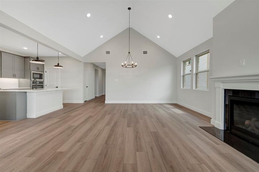 Spacious, unfurnished interior of a new home in Heritage Ranch, Sherman (Image 21).