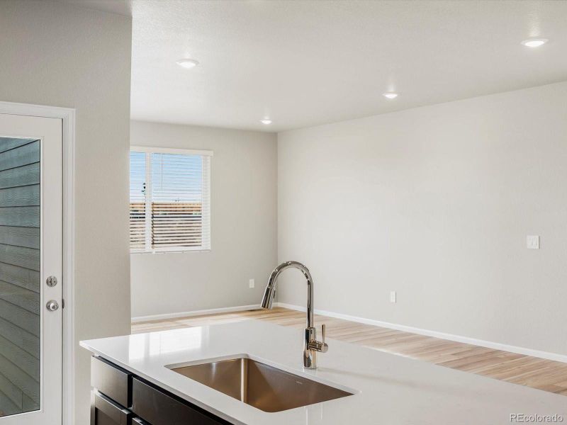 Image 25 of a home in Lake Bluff.