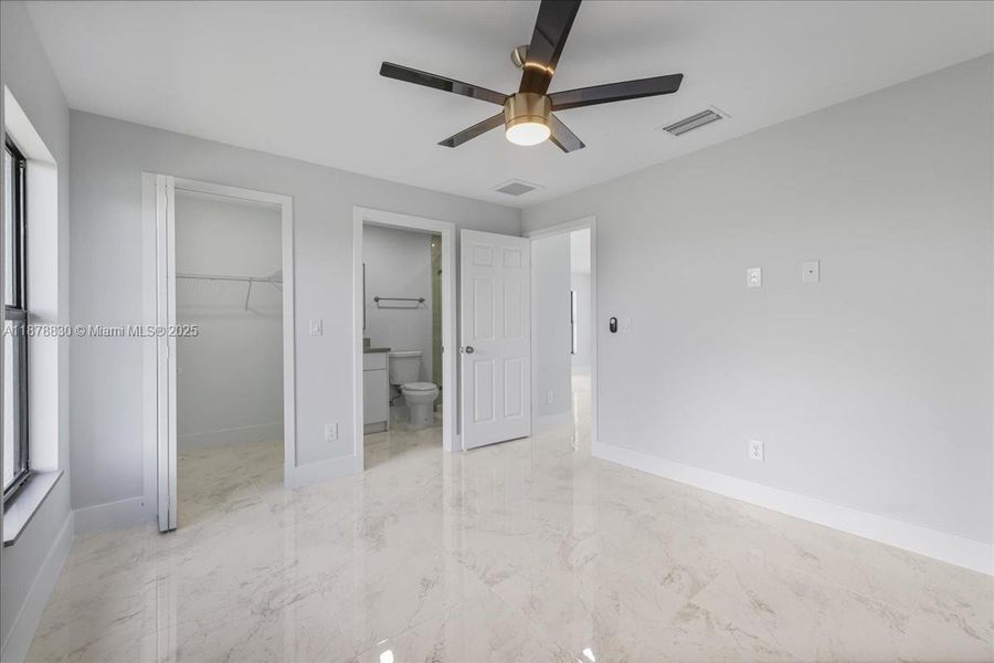 Image 29 of a home in .