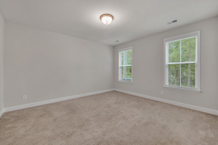 Spacious, unfurnished interior of a new home in , Summerville (Image 23).