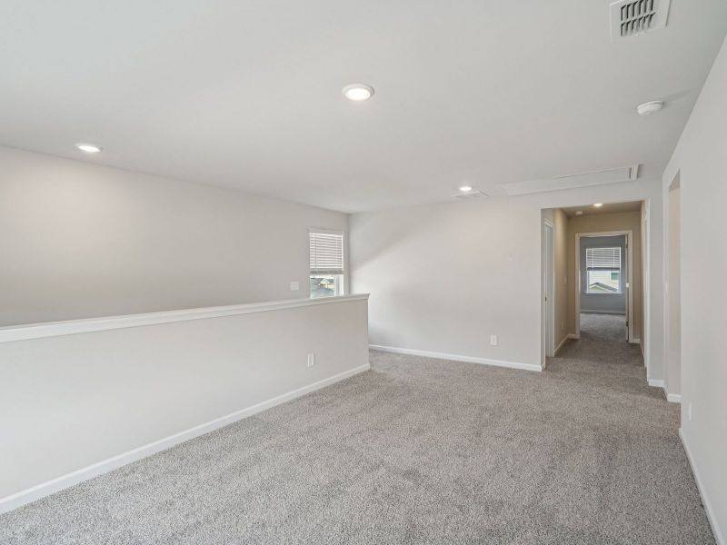 Spacious, unfurnished interior of a new home in Northwoods at Mirror Lake, Villa Rica (Image 15).