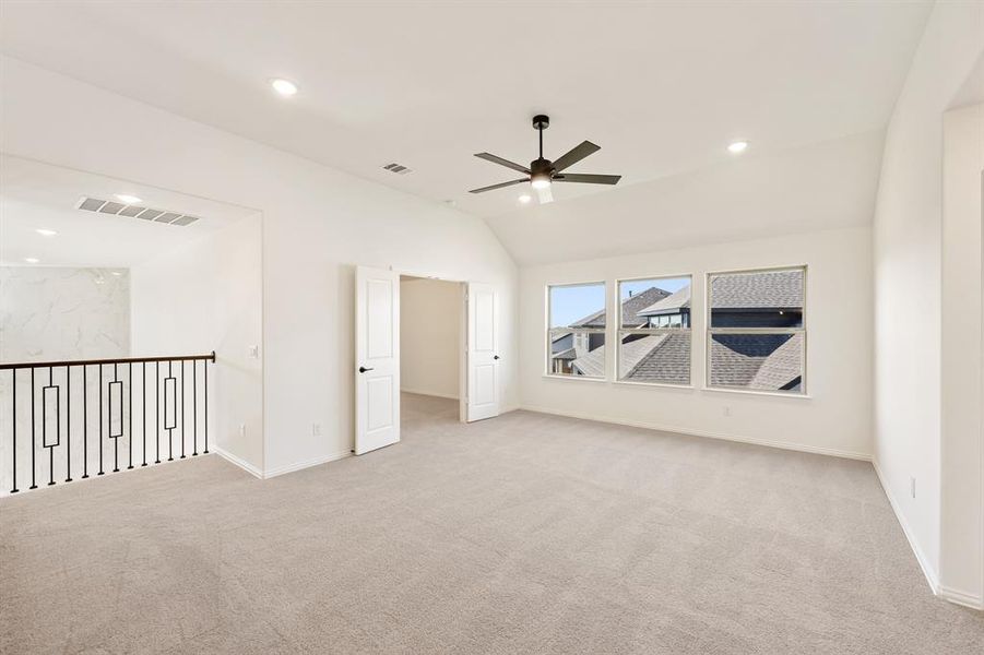 Spacious, unfurnished interior of a new home in Willow Wood Classic 50, McKinney (Image 19).