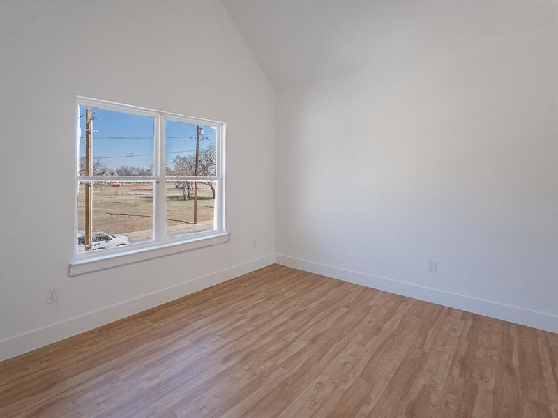 Spacious, unfurnished interior of a new home in , Dallas (Image 18).
