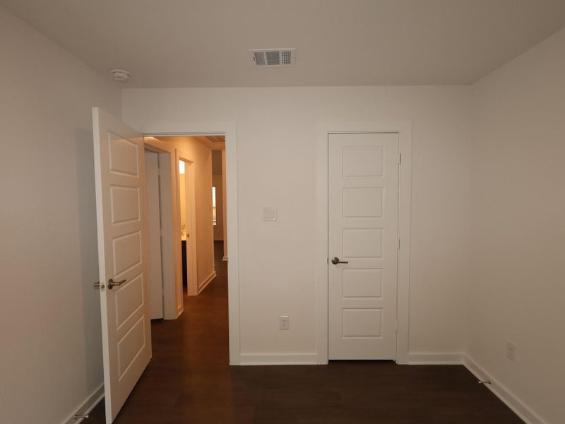 Spacious, unfurnished interior of a new home in Summerview, Fulshear (Image 13).