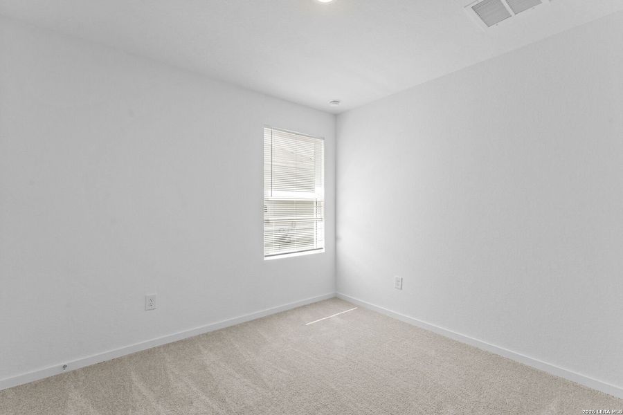 Spacious, unfurnished interior of a new home in Spring Grove, St. Hedwig (Image 29).