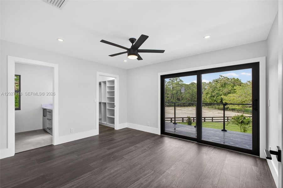Spacious, unfurnished interior of a new home in , Palm Beach Gardens (Image 74).
