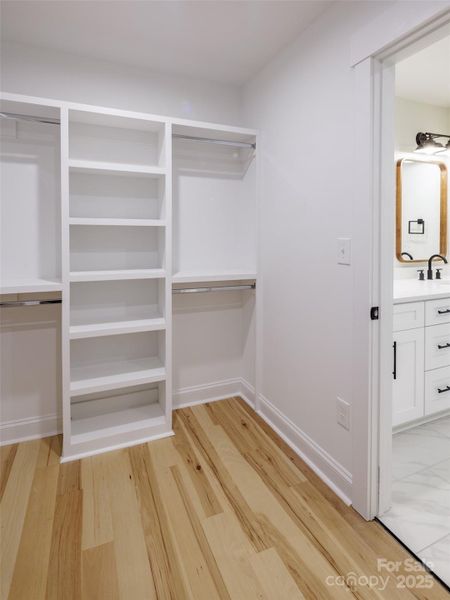 Spacious, unfurnished interior of a new home in , Davidson (Image 11).