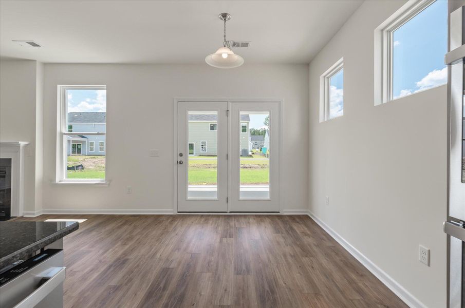 Spacious, unfurnished interior of a new home in Oakley Pointe, Moncks Corner (Image 25).
