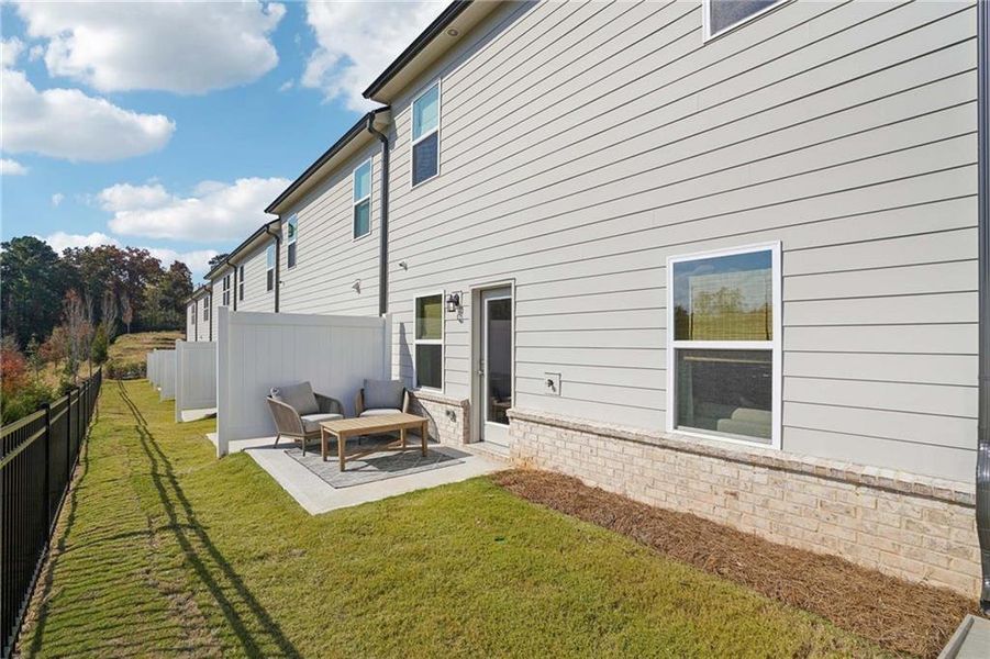 Exterior details and patio area of a home in Leydenview, Mableton (Image 3).