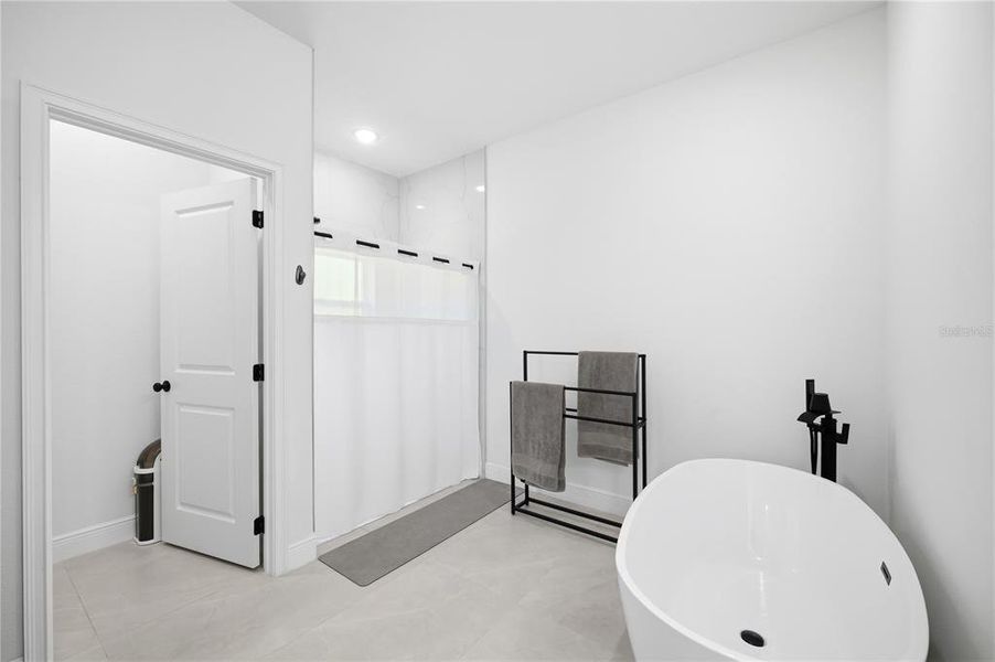 Furnished interior view inside a new home in , Ocala (Image 5).