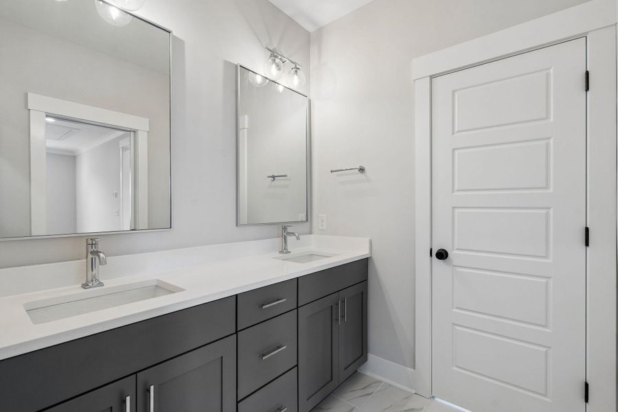 Furnished interior view inside a new home in , Wando (Image 52).
