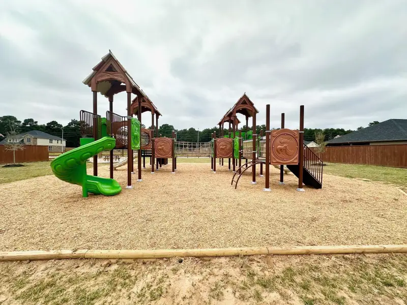 Community amenities in Woodland Lakes, Humble (Image 21).