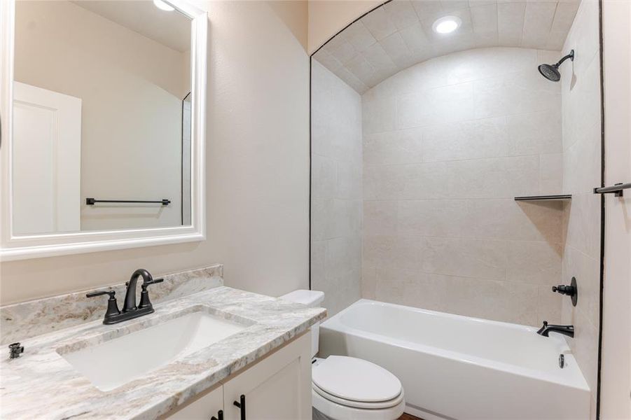 Furnished interior view inside a new home in , Tolar (Image 10). Furnished interior view inside a new home in , Tolar (Image 10).