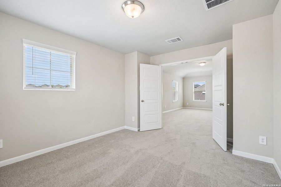 Spacious, unfurnished interior of a new home in Arcadia Ridge - Premier Series, San Antonio (Image 45).