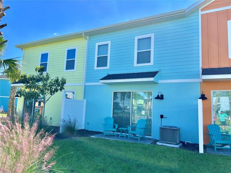 Exterior details and patio area of a home in , Kissimmee (Image 2).