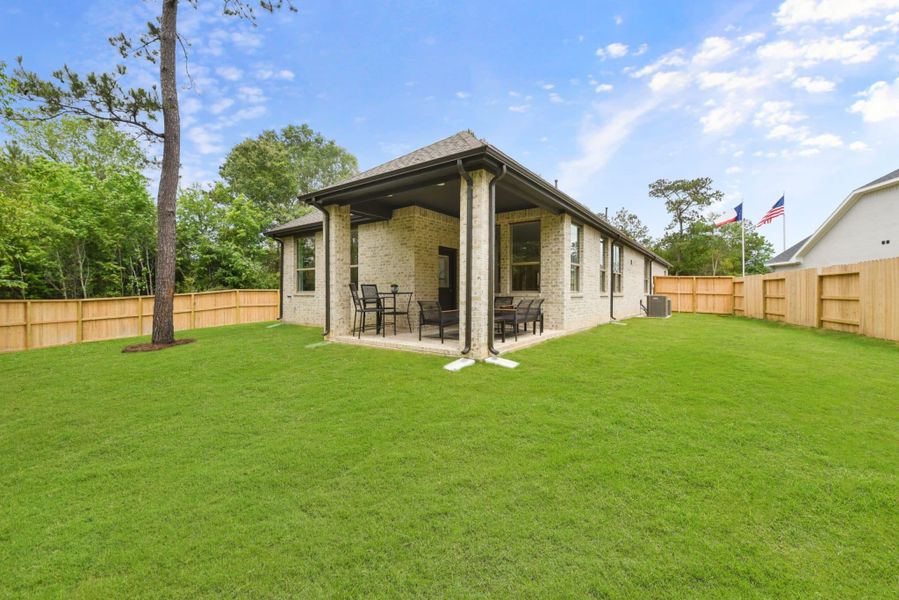 Exterior details and patio area of a home in Jordan Ranch, Fulshear (Image 4).