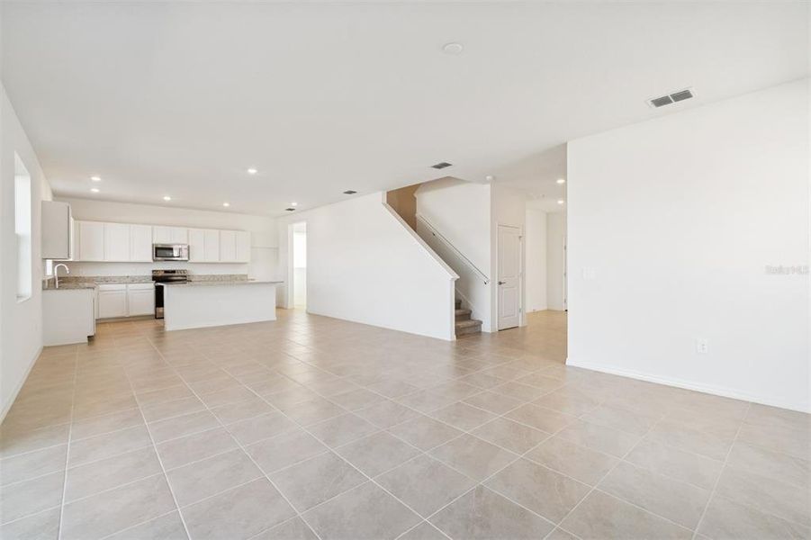 Spacious, unfurnished interior of a new home in Southpointe, Palmetto (Image 26).