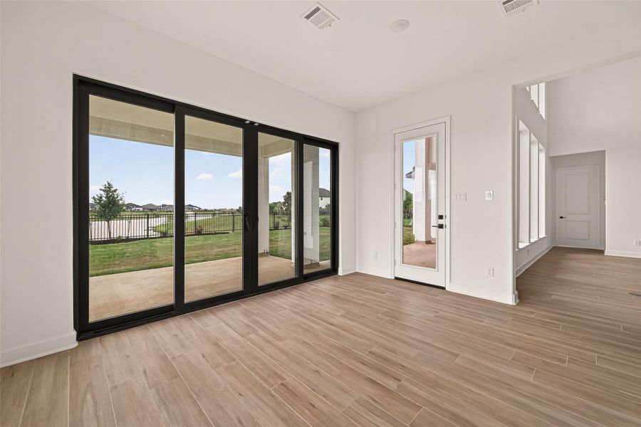 Spacious, unfurnished interior of a new home in , Brookshire (Image 33).