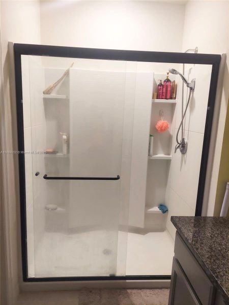 Image 7 of a home in Prairie Oaks.