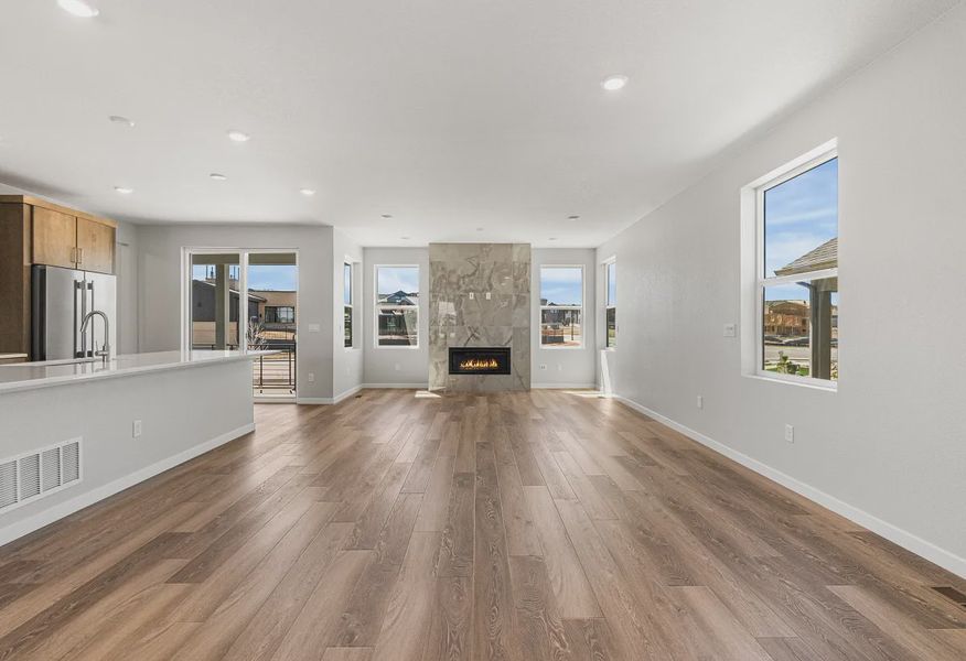 Homesite 90 Dining, Kitchen + Great Room - 5 of 18