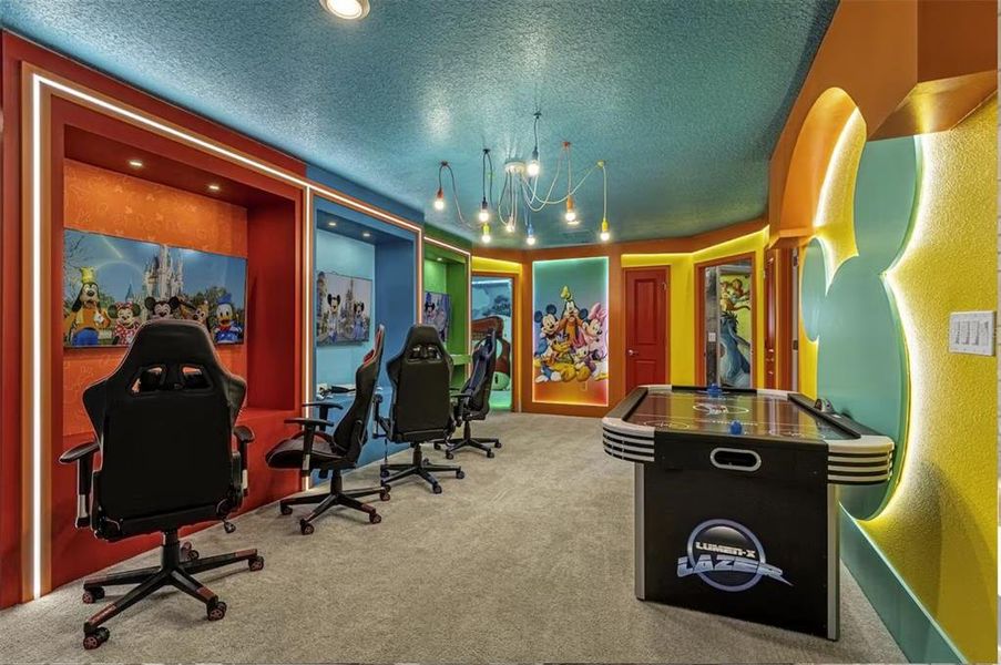 Furnished interior view inside a new home in , Davenport (Image 15).